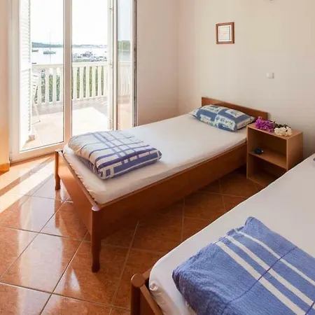 Mudronja Apartment Murter